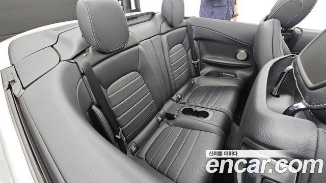 Mercedes-Benz C-Class 2017 — photo 12