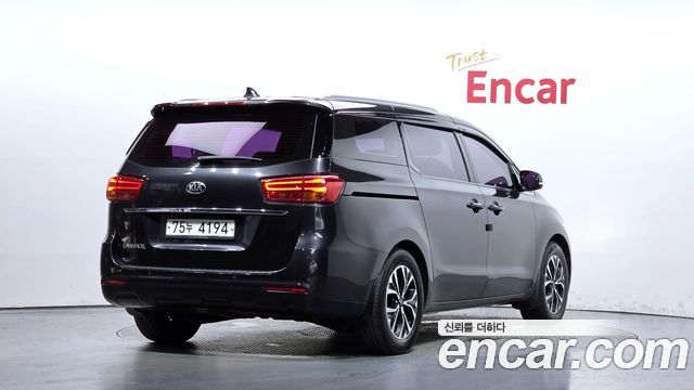 Kia Canival 2019 — photo 2