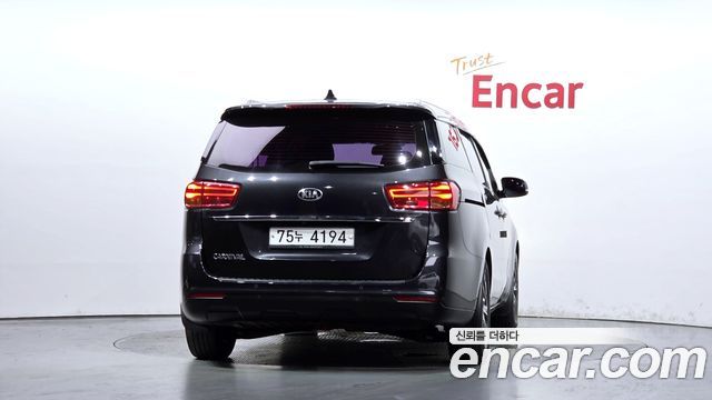 Kia Canival 2019 — photo 4