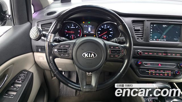 Kia Canival 2019 — photo 13