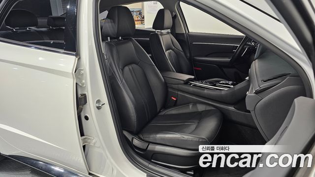 Hyundai Sonata 2022 — photo 12