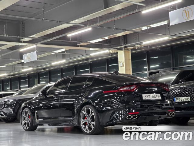 Kia Stinger 2018 — photo 2