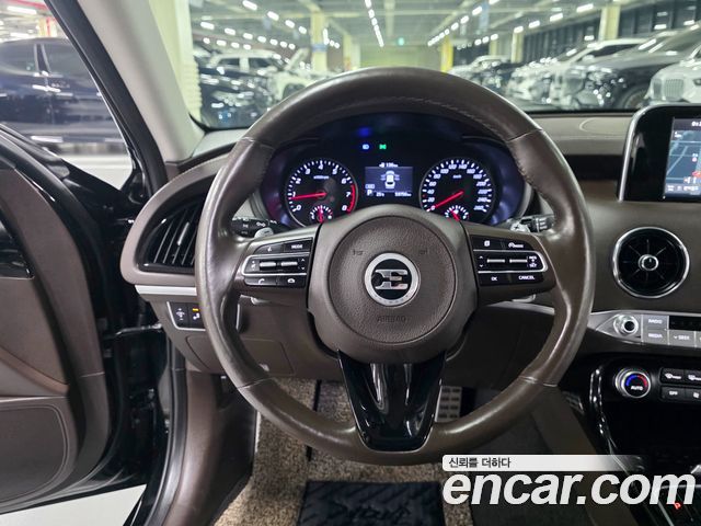 Kia Stinger 2018 — photo 8