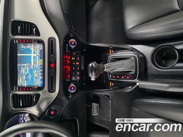 Kia Carens 2014 — photo 10
