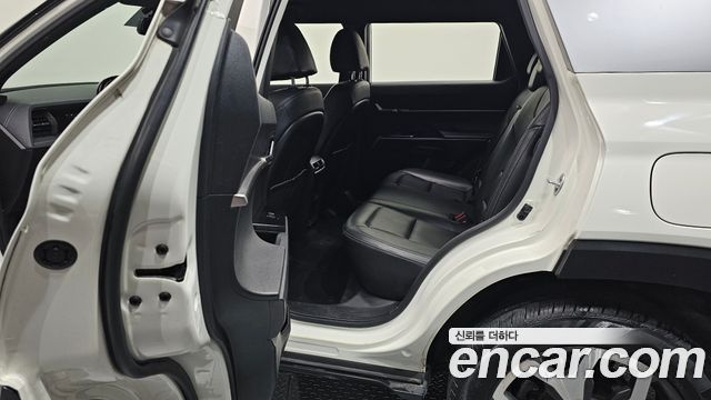 KG Mobility Torres 2023 — photo 16