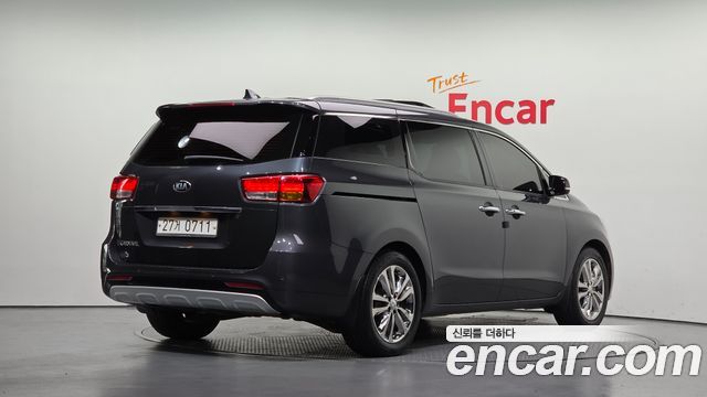 Kia Canival 2016 — photo 2