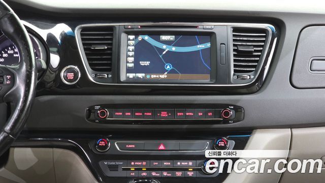 Kia Canival 2016 — photo 15
