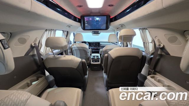 Kia Canival 2021 — photo 18