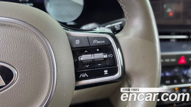 Kia Canival 2021 — photo 22