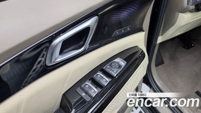 Kia Canival 2021 — photo 26