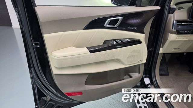 Kia Canival 2021 — photo 15