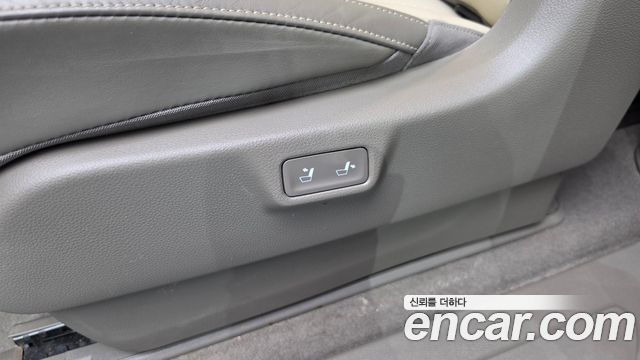Kia Canival 2021 — photo 28