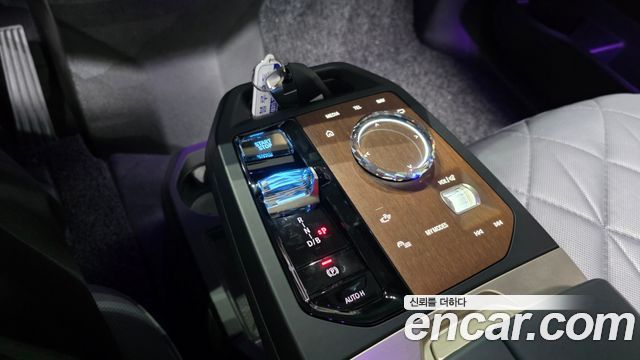 BMW iX 2023 — photo 12