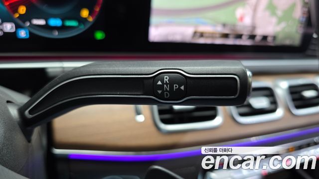 Mercedes-Benz GLE-Class 2020 — photo 12