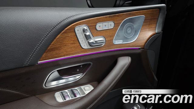 Mercedes-Benz GLE-Class 2020 — photo 24