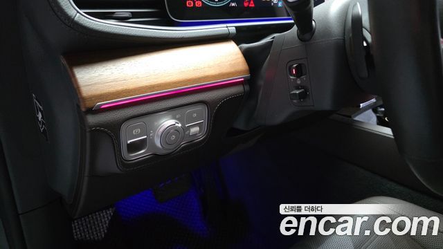 Mercedes-Benz GLE-Class 2020 — photo 26