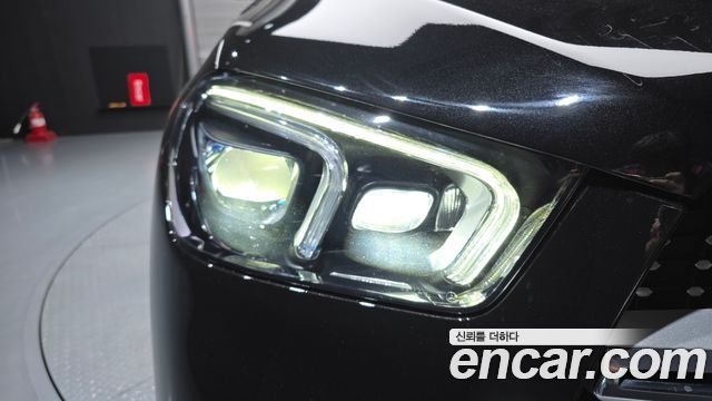 Mercedes-Benz GLE-Class 2020 — photo 8