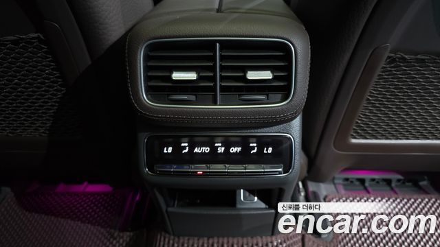 Mercedes-Benz GLE-Class 2020 — photo 29