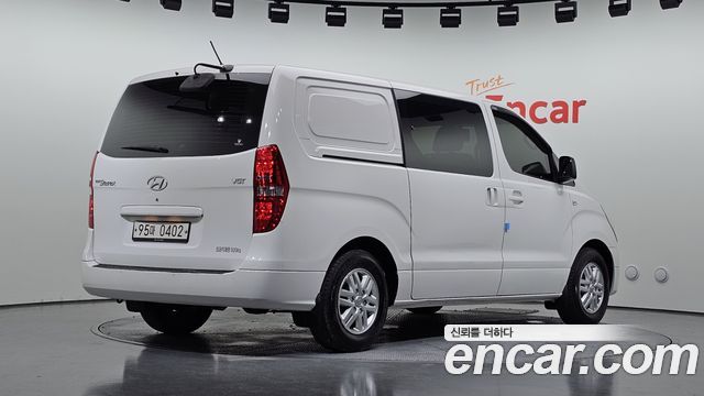 Hyundai Starex 2018 — photo 2