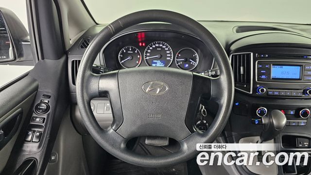 Hyundai Starex 2018 — photo 13