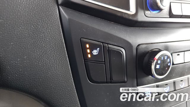 Hyundai Starex 2018 — photo 15