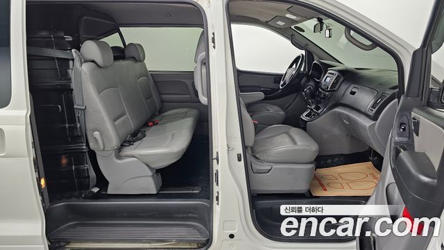 Hyundai Starex 2018 — photo 17