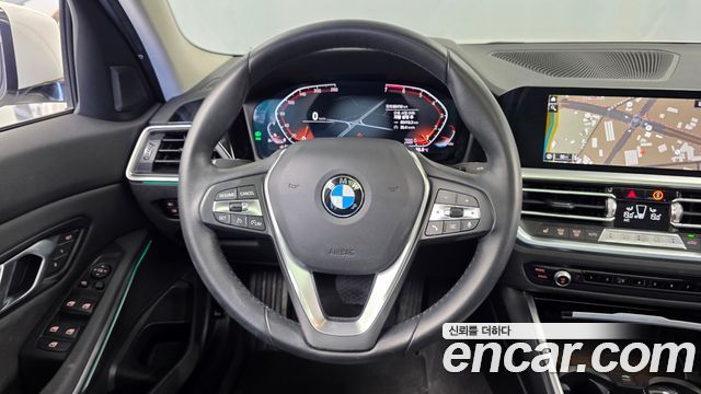 BMW 3-Series 2021 — photo 13