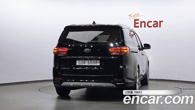Kia Canival 2019 — photo 4