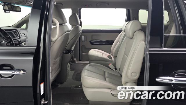Kia Canival 2019 — photo 12