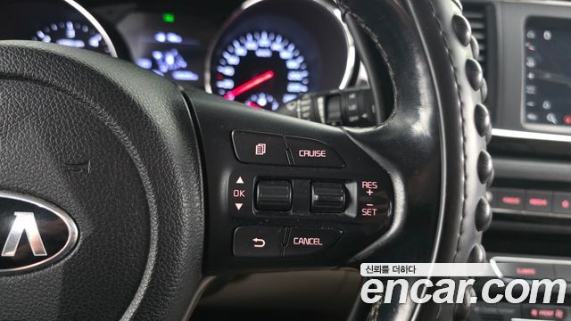 Kia Canival 2019 — photo 16
