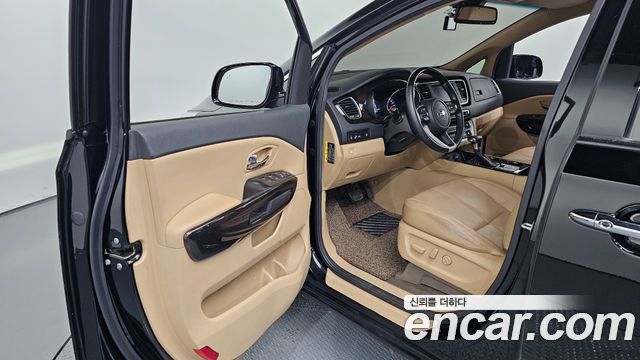 Kia Canival 2019 — photo 13