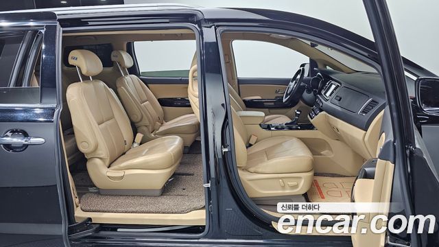 Kia Canival 2019 — photo 23