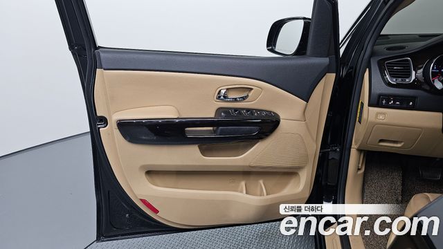 Kia Canival 2019 — photo 14