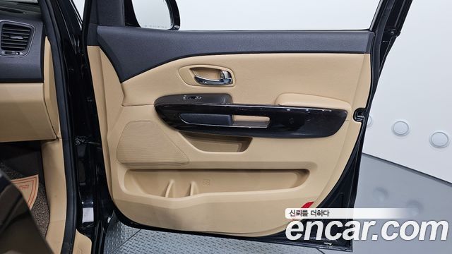 Kia Canival 2019 — photo 15