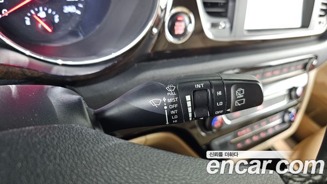 Kia Canival 2019 — photo 28