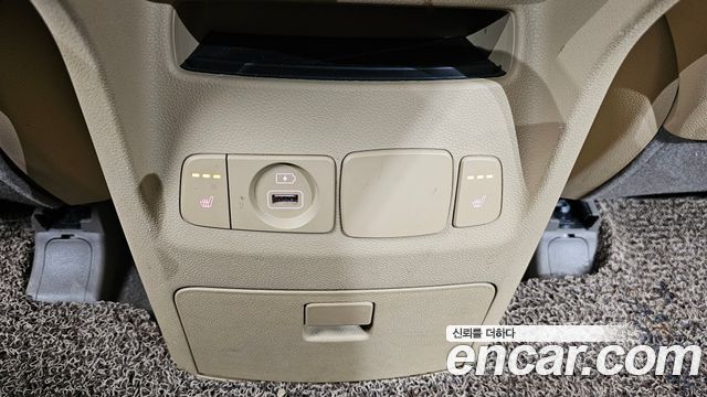 Kia Canival 2019 — photo 31