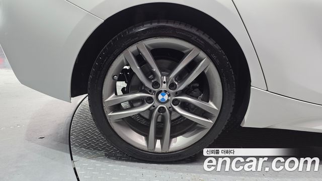 BMW 1-Series 2018 — photo 5