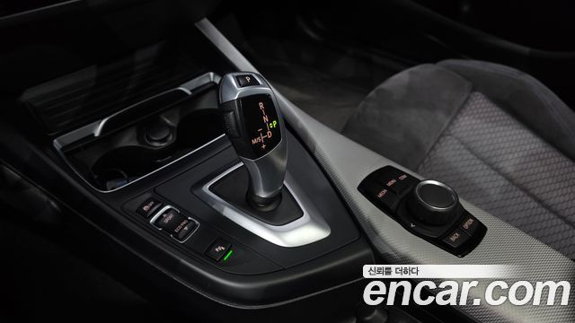 BMW 1-Series 2018 — photo 12
