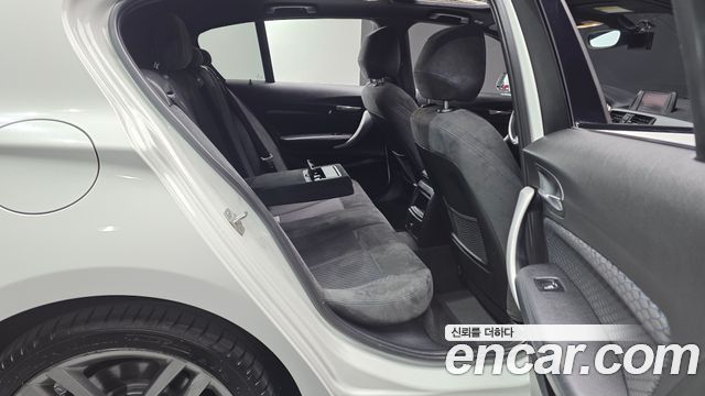 BMW 1-Series 2018 — photo 17