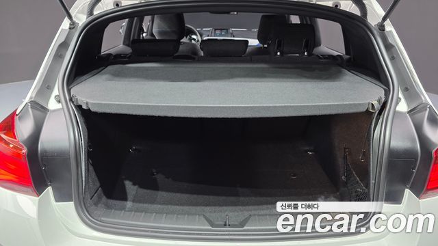 BMW 1-Series 2018 — photo 23