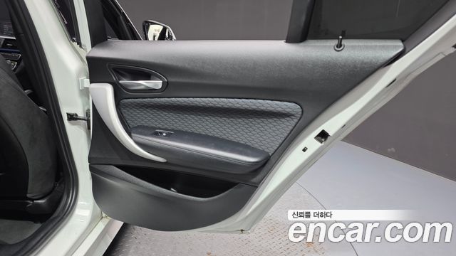 BMW 1-Series 2018 — photo 15