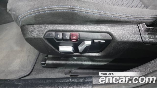 BMW 1-Series 2018 — photo 30