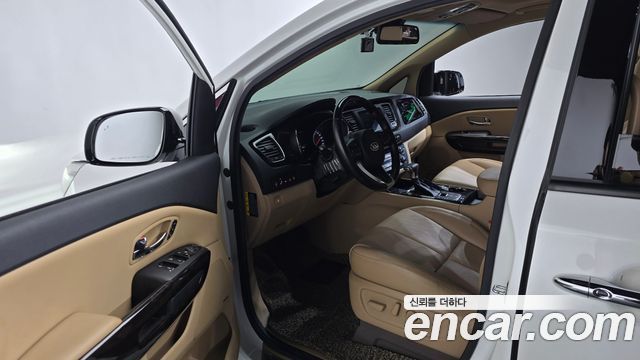 Kia Canival 2019 — photo 13