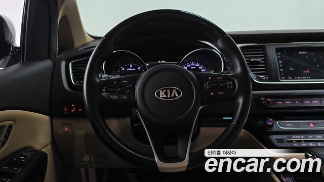 Kia Canival 2019 — photo 18