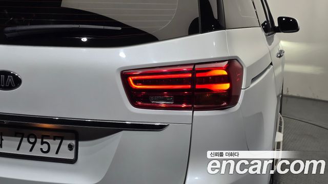 Kia Canival 2019 — photo 9