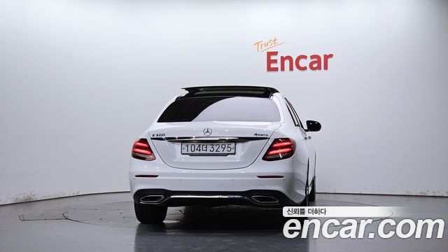Mercedes-Benz E-Class 2020 — photo 4