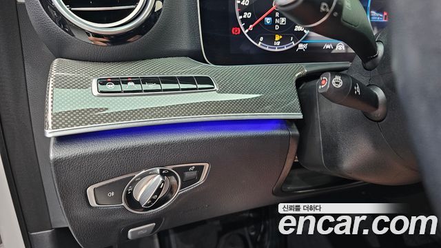 Mercedes-Benz E-Class 2020 — photo 17