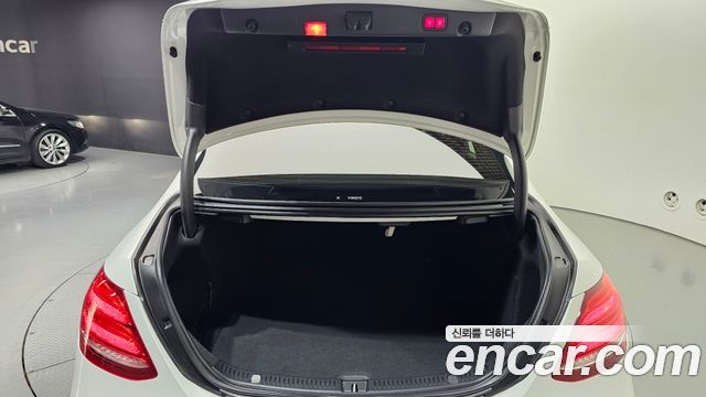 Mercedes-Benz E-Class 2020 — photo 20