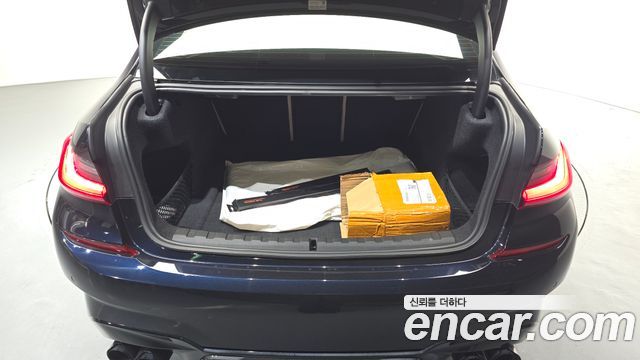 BMW 3-Series 2021 — photo 17
