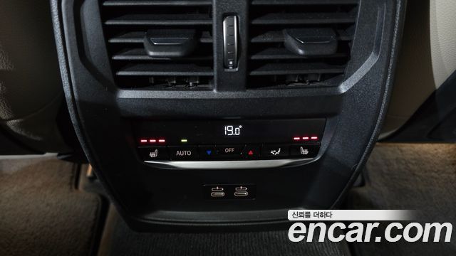 BMW 3-Series 2021 — photo 19